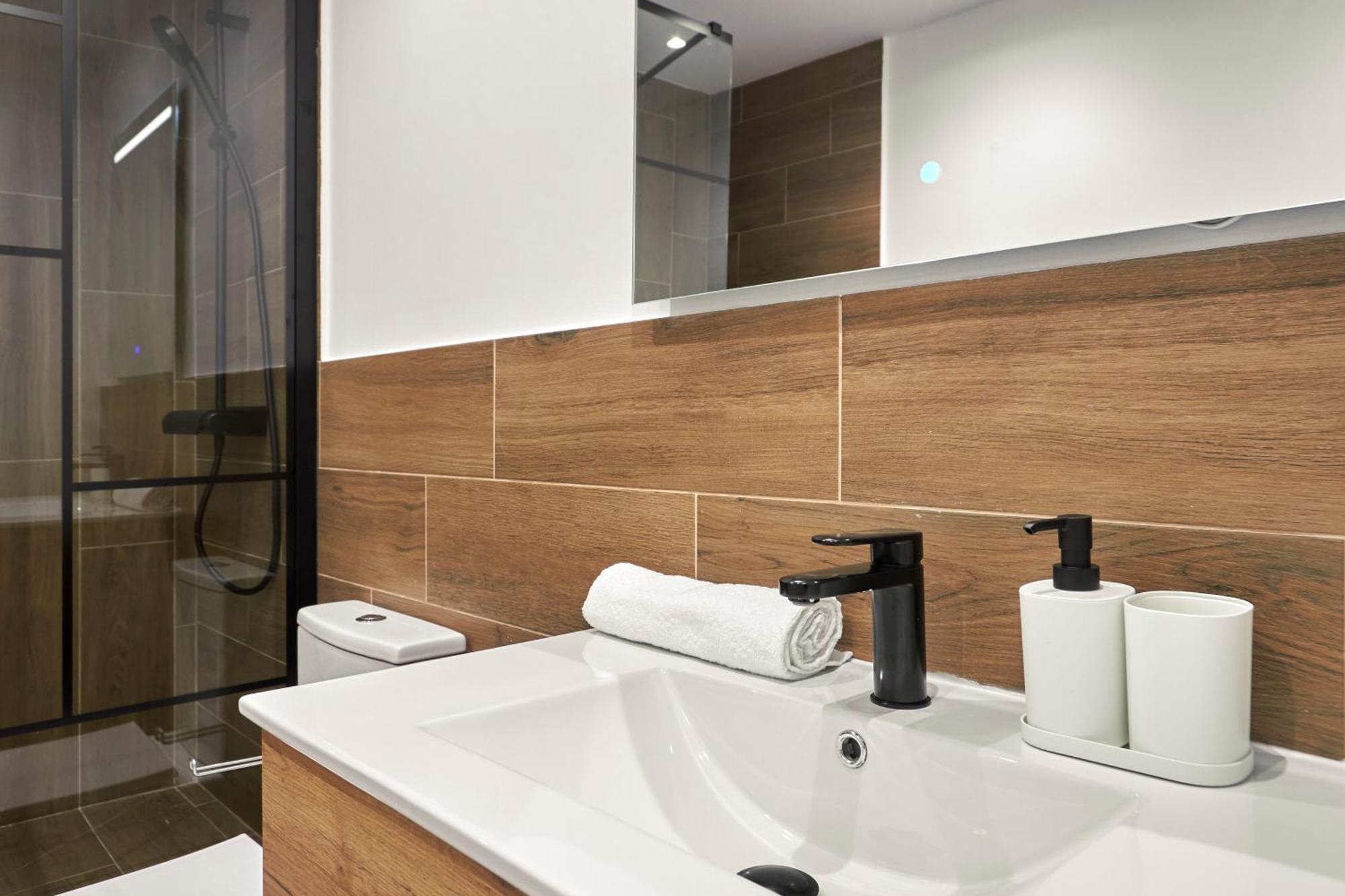 Comfortable Apartment Next To Apolo Theater 바르셀로나 외부 사진